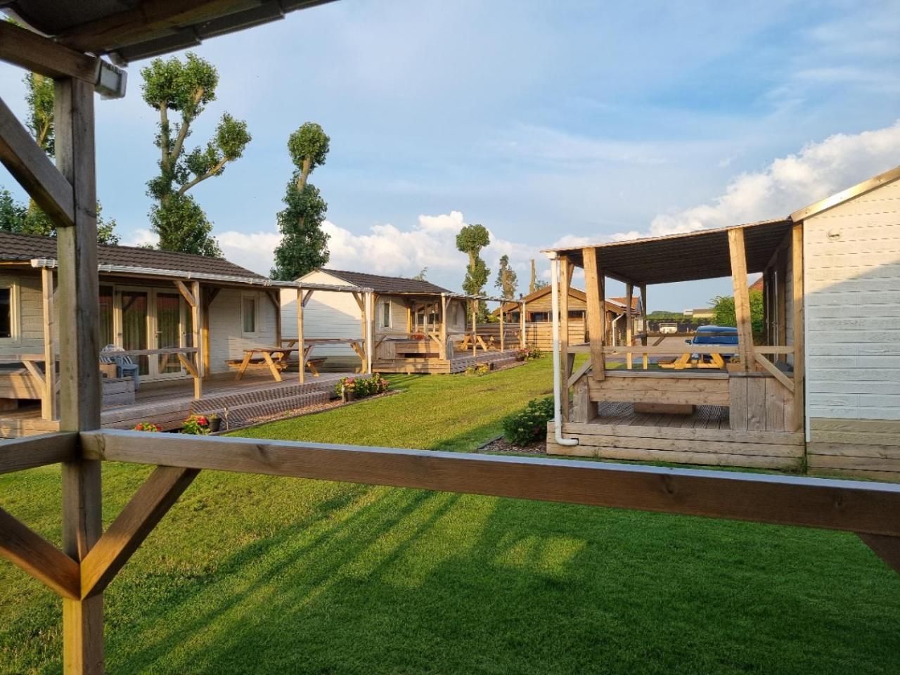 Camping De Tulpenweide Breezand Exteriör bild