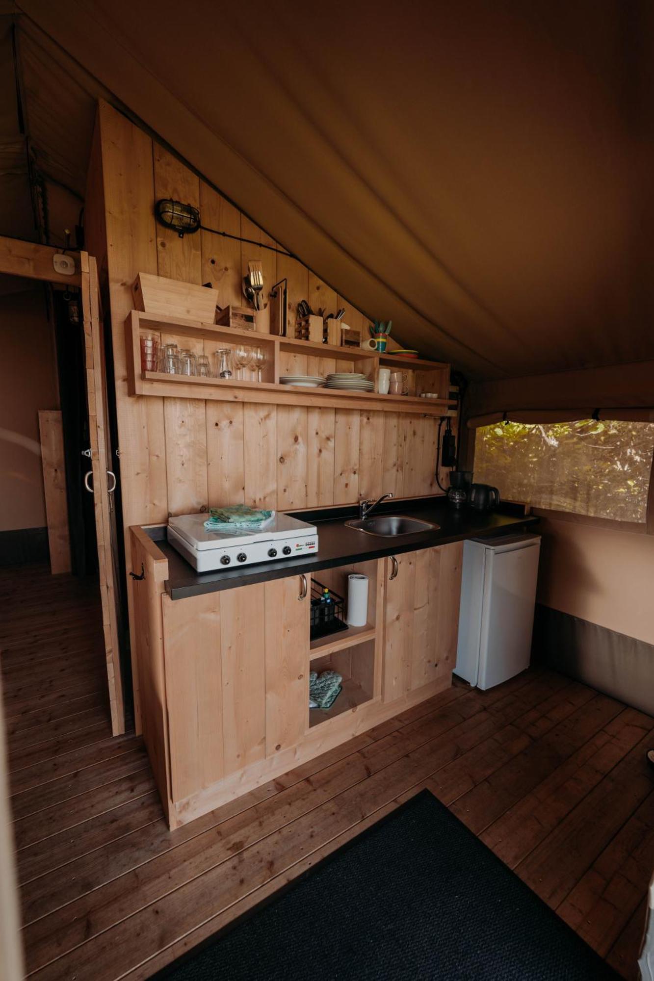 Camping De Tulpenweide Breezand Rum bild